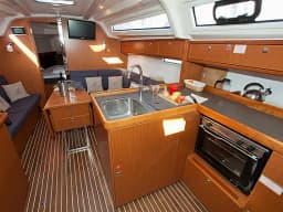 Bavaria Cruiser 37 in Zadar / Marina Zadar thumbnail 2