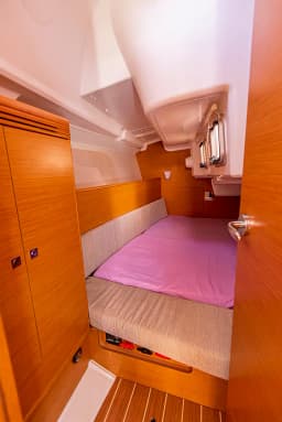 Sun Odyssey 33i in San Vincenzo / Marina di San Vincenzo thumbnail 11