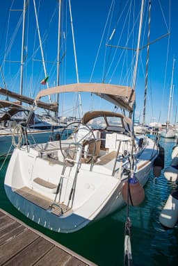 Sun Odyssey 33i in San Vincenzo / Marina di San Vincenzo thumbnail 5