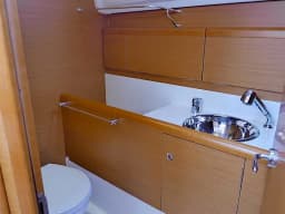 Sun Odyssey 33i in San Vincenzo / Marina di San Vincenzo thumbnail 6