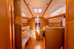Sun Odyssey 33i in San Vincenzo / Marina di San Vincenzo thumbnail 8