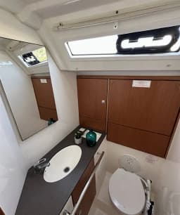 Bavaria Cruiser 46 in Lefkada / D-Marin Marina Lefkas thumbnail 5
