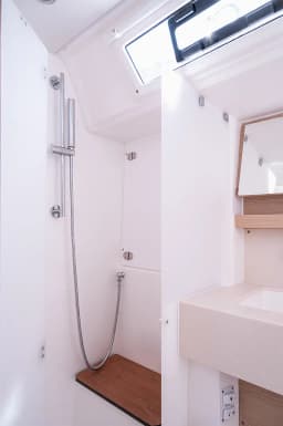 Dufour 470 in Athens / Alimos Marina thumbnail 5