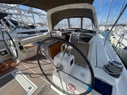 Oceanis 41.1 in Sukošan / D-Marin Dalmacija Marina thumbnail 7