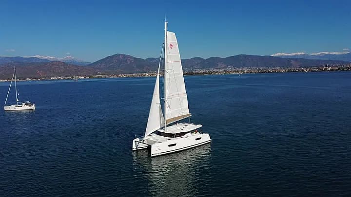Astréa 42 in Fethiye / Yacht Classic Hotel - Photo 4