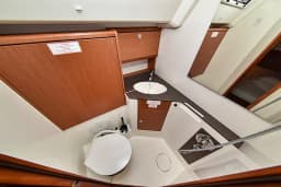 Bavaria Cruiser 46 in Sukošan / D-Marin Dalmacija Marina thumbnail 25