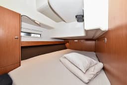 Bavaria Cruiser 46 in Sukošan / D-Marin Dalmacija Marina thumbnail 32