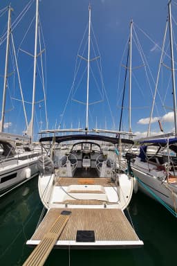 Bavaria Cruiser 46 in Sukošan / D-Marin Dalmacija Marina thumbnail 9