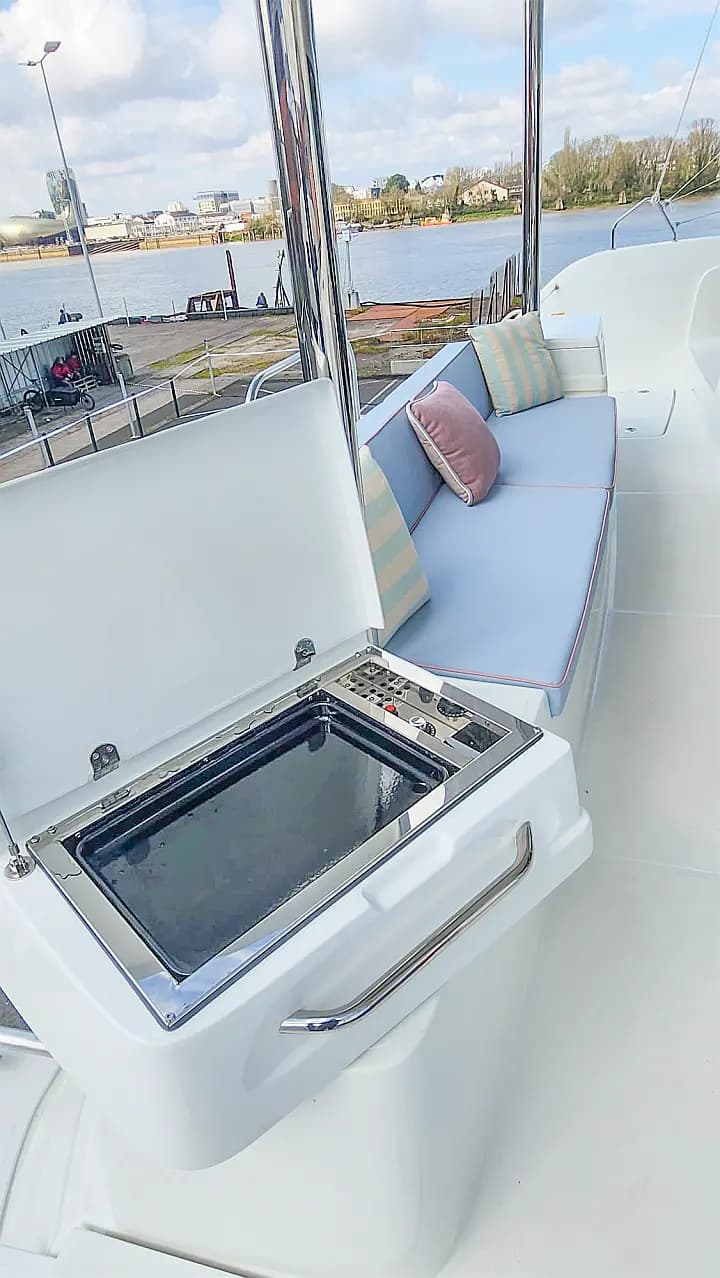Lagoon 51 in Ibiza / Sant Antoni de Portmany Port - Photo 2