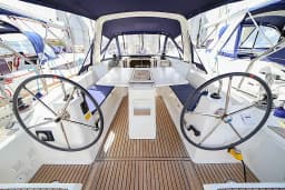 Oceanis 35.1 in Sardinia / Olbia / Marina di Olbia thumbnail 3