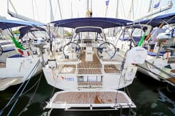 Oceanis 35.1 in Sardinia / Olbia / Marina di Olbia thumbnail 4
