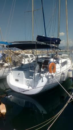 Oceanis 31 in Lefkada / Nikiana Marina thumbnail 6