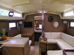 Oceanis 41.1 in Skiathos thumbnail 2