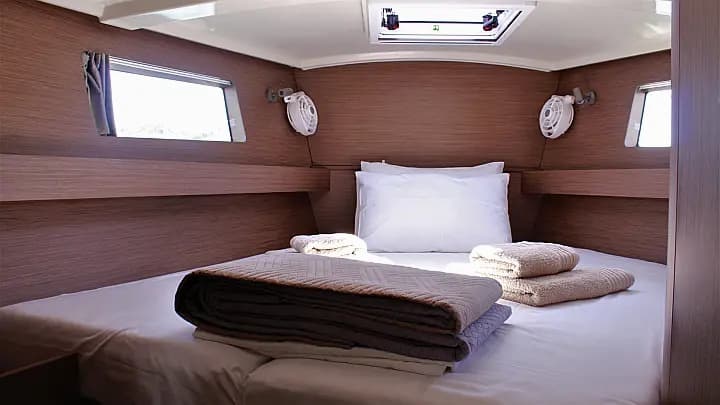 Oceanis 41.1 in Skiathos - Photo 4