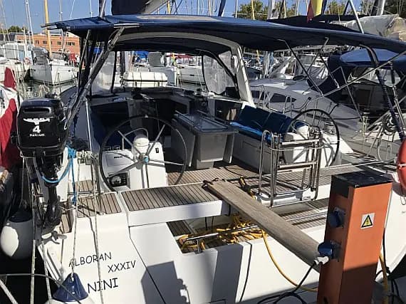 Oceanis 45 in Mallorca / Palma de Mallorca / La Lonja Marina Charter - Photo 1