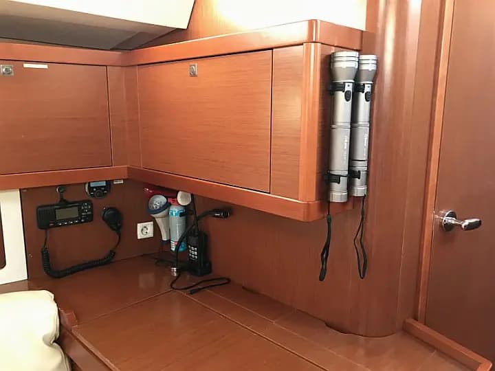 Oceanis 45 in Mallorca / Palma de Mallorca / La Lonja Marina Charter - Photo 3