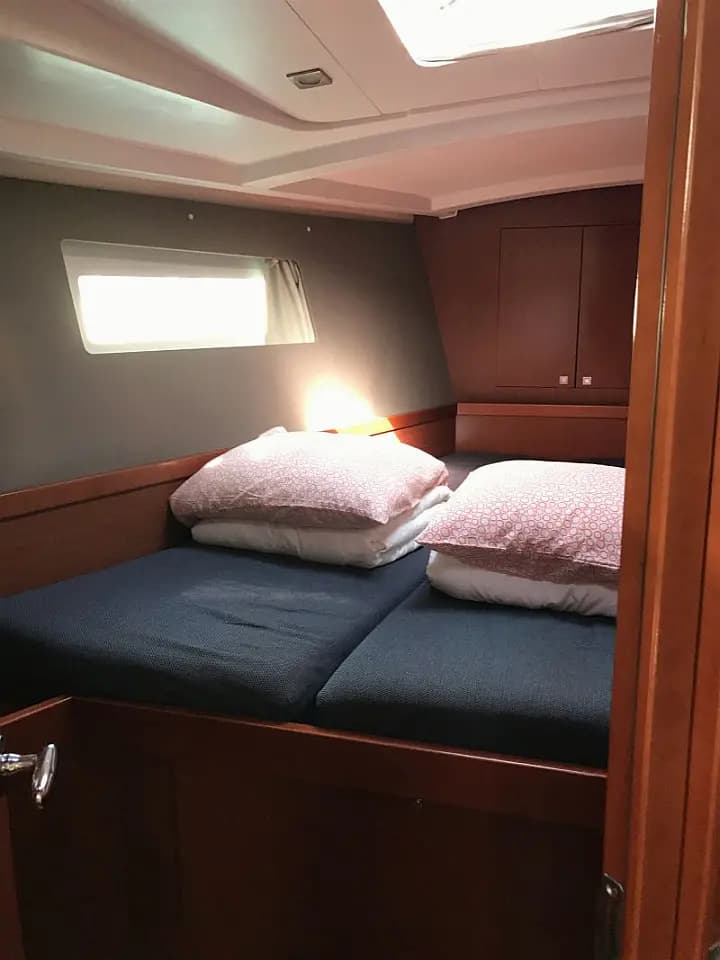 Oceanis 45 in Mallorca / Palma de Mallorca / La Lonja Marina Charter - Photo 2