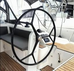 Bavaria C42 in Lefkada / D-Marin Marina Lefkas thumbnail 10