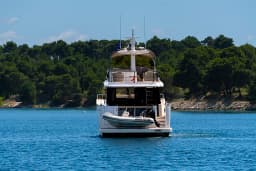 Azimut Magellano 60 in Šibenik / D-Marin Marina Mandalina thumbnail 15