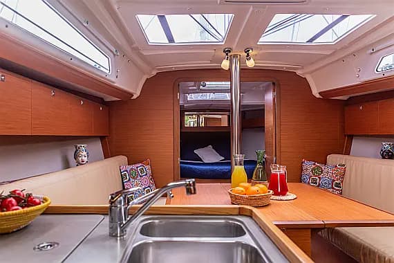 Dufour 360 Grand Large in Sicily / Furnari / Marina Portorosa - Photo 3