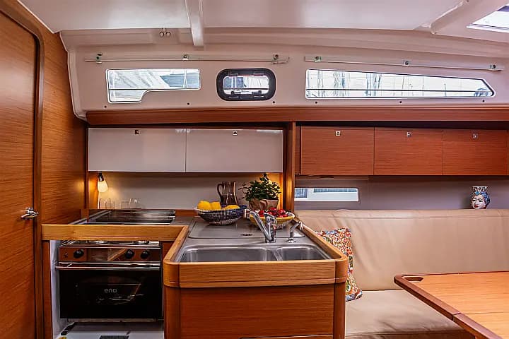 Dufour 360 Grand Large in Sicily / Furnari / Marina Portorosa - Photo 4