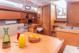 Dufour 360 Grand Large in Sicily / Furnari / Marina Portorosa thumbnail 5