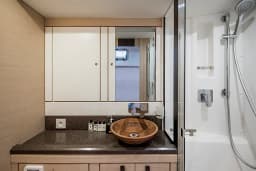 Jeanneau 64 in Athens / Alimos Marina thumbnail 13