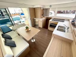 Lagoon 43 in Salerno thumbnail 13
