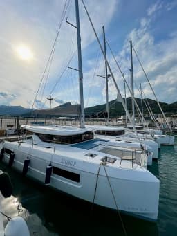 Lagoon 43 in Salerno thumbnail 5
