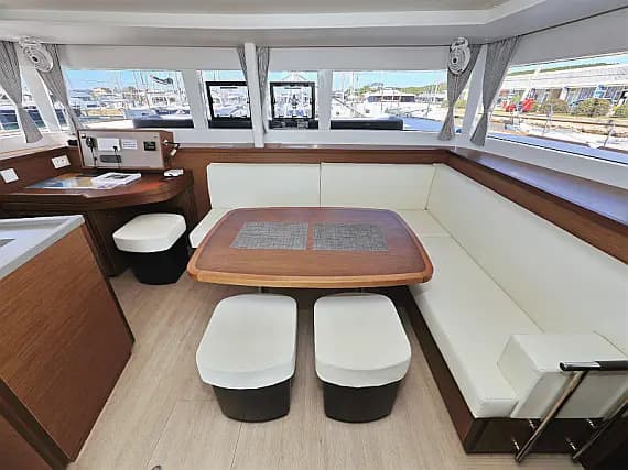 Lagoon 450 in Sukošan / D-Marin Dalmacija Marina - Photo 3