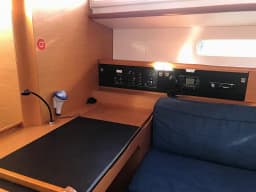Sun Odyssey 519 in Tenerife / Las Galletas / Marina del Sur thumbnail 5