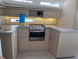 Oceanis 40.1 in Sardinia / Portisco / Cala dei Sardi thumbnail 16