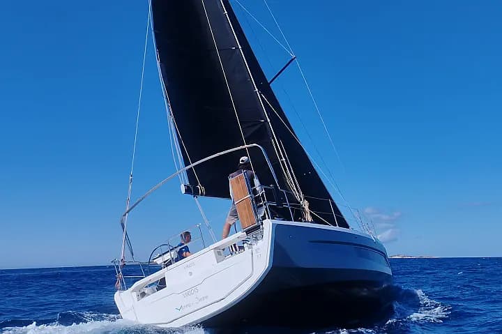 Dufour 37 in Sardinia / Portisco / Marina di Portisco - Photo 4