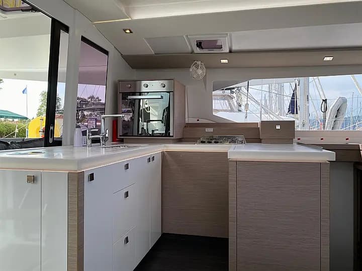 Astréa 42 in Nikiti - Chalkidiki / Nikiti - Photo 5