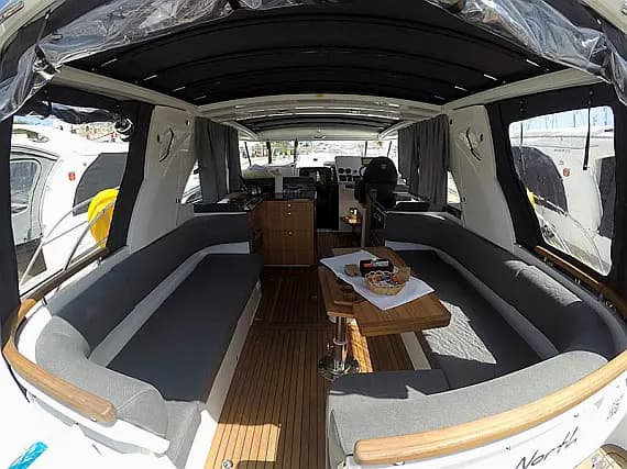 Marex 360 Cabriolet Cruiser in Šibenik / D-Marin Marina Mandalina - Photo 3