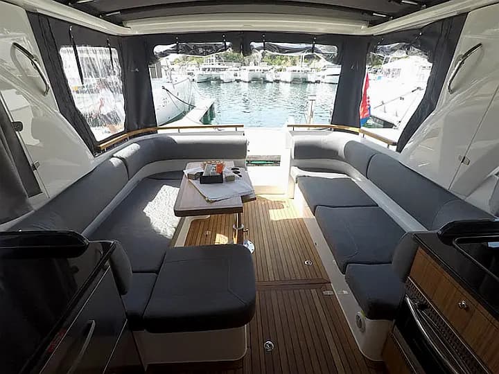 Marex 360 Cabriolet Cruiser in Šibenik / D-Marin Marina Mandalina - Photo 5