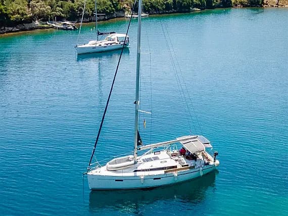 Bavaria 37 in Lefkada / Nikiana Marina - Photo 1