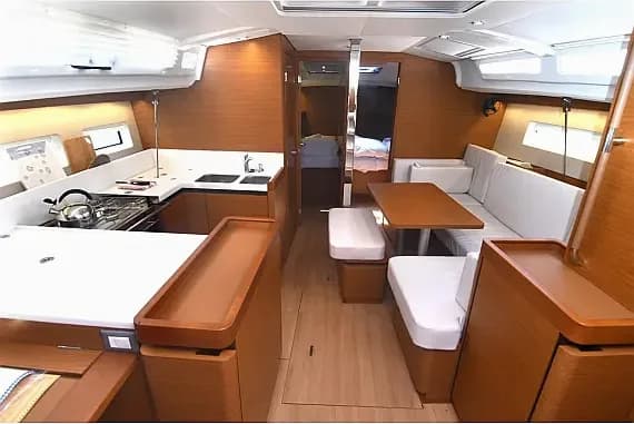 Sun Odyssey 440 in Dubrovnik / ACI Marina Dubrovnik - Photo 3