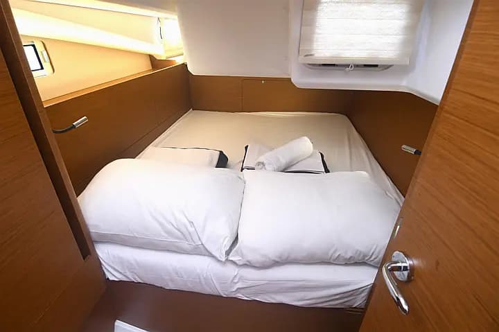 Sun Odyssey 440 in Dubrovnik / ACI Marina Dubrovnik - Photo 5