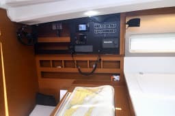 Sun Odyssey 440 in Dubrovnik / ACI Marina Dubrovnik thumbnail 9