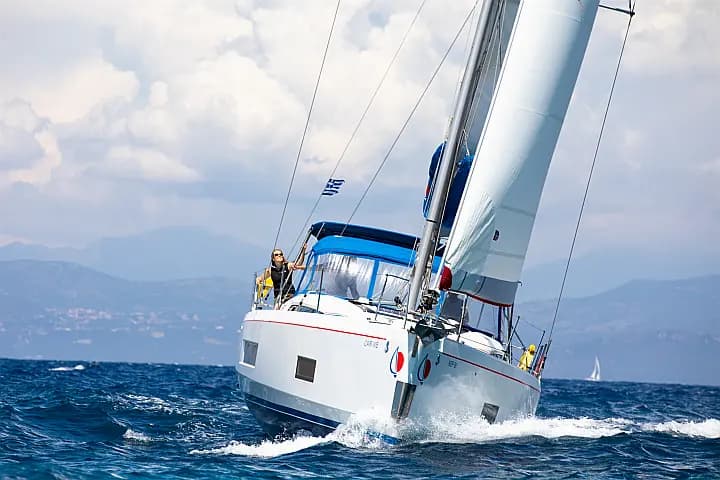 Oceanis 46.1 in Piraeus / Marina Zeas - Photo 4