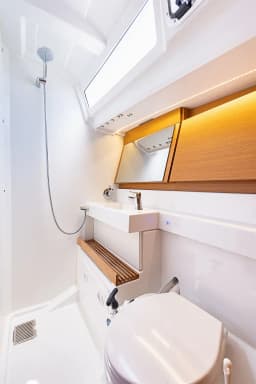 Sun Odyssey 440 in Lefkada / Nydri / Hotel Armonia thumbnail 10