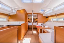 Sun Odyssey 440 in Lefkada / Nydri / Hotel Armonia thumbnail 2
