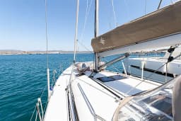 Sun Odyssey 440 in Lefkada / Nydri / Hotel Armonia thumbnail 5