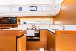 Sun Odyssey 440 in Lefkada / Nydri / Hotel Armonia thumbnail 8