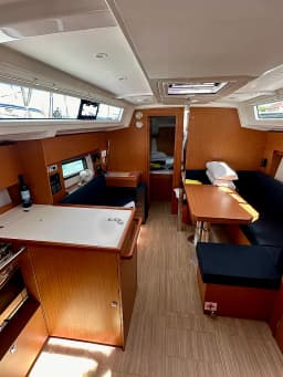 Bavaria C38 in Trogir / ACI Marina Trogir thumbnail 10