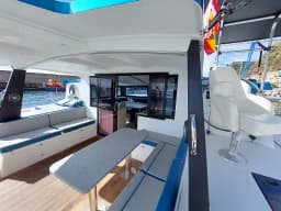 Luna 47 Power in Madeira / Funchal / Marina do Funchal thumbnail 13