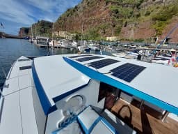 Luna 47 Power in Madeira / Funchal / Marina do Funchal thumbnail 16