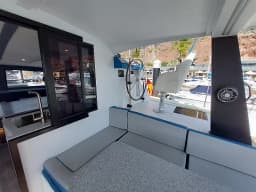 Luna 47 Power in Madeira / Funchal / Marina do Funchal thumbnail 17