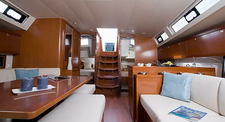 Oceanis 45 in Lefkada / Port of Lefkas - Photo 4